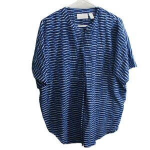 Chicos v-neck blurred between the line blouse size 1